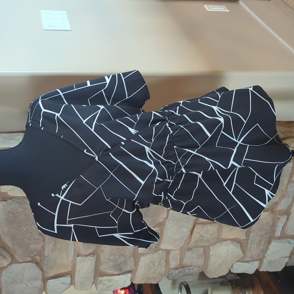NWOT BloomChic Geometric print blouse